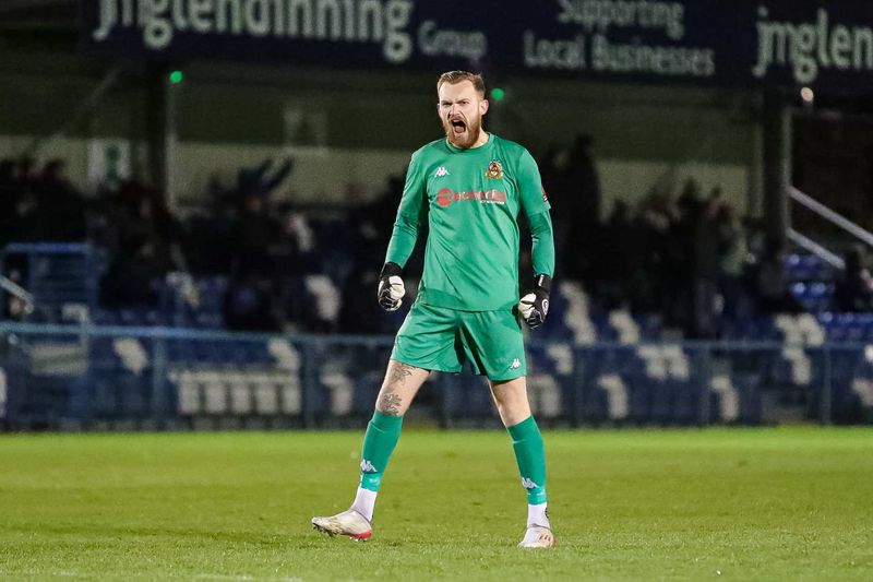 Talented goalkeeper joins Matlock Town on loan